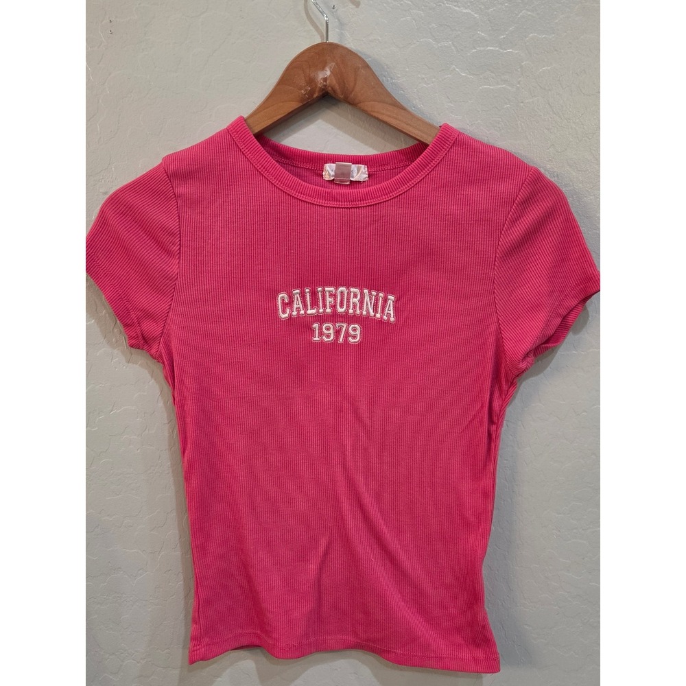True Kiss California 1979 Ribbed Knit T-Shirt Hot Pink Short Sleeve Medium Woman